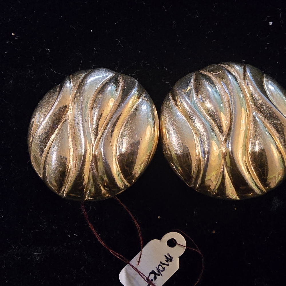 Monet Round Gold-tone Vintage Earrings